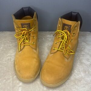 Timberland Boots Women size 7 (gently worn)